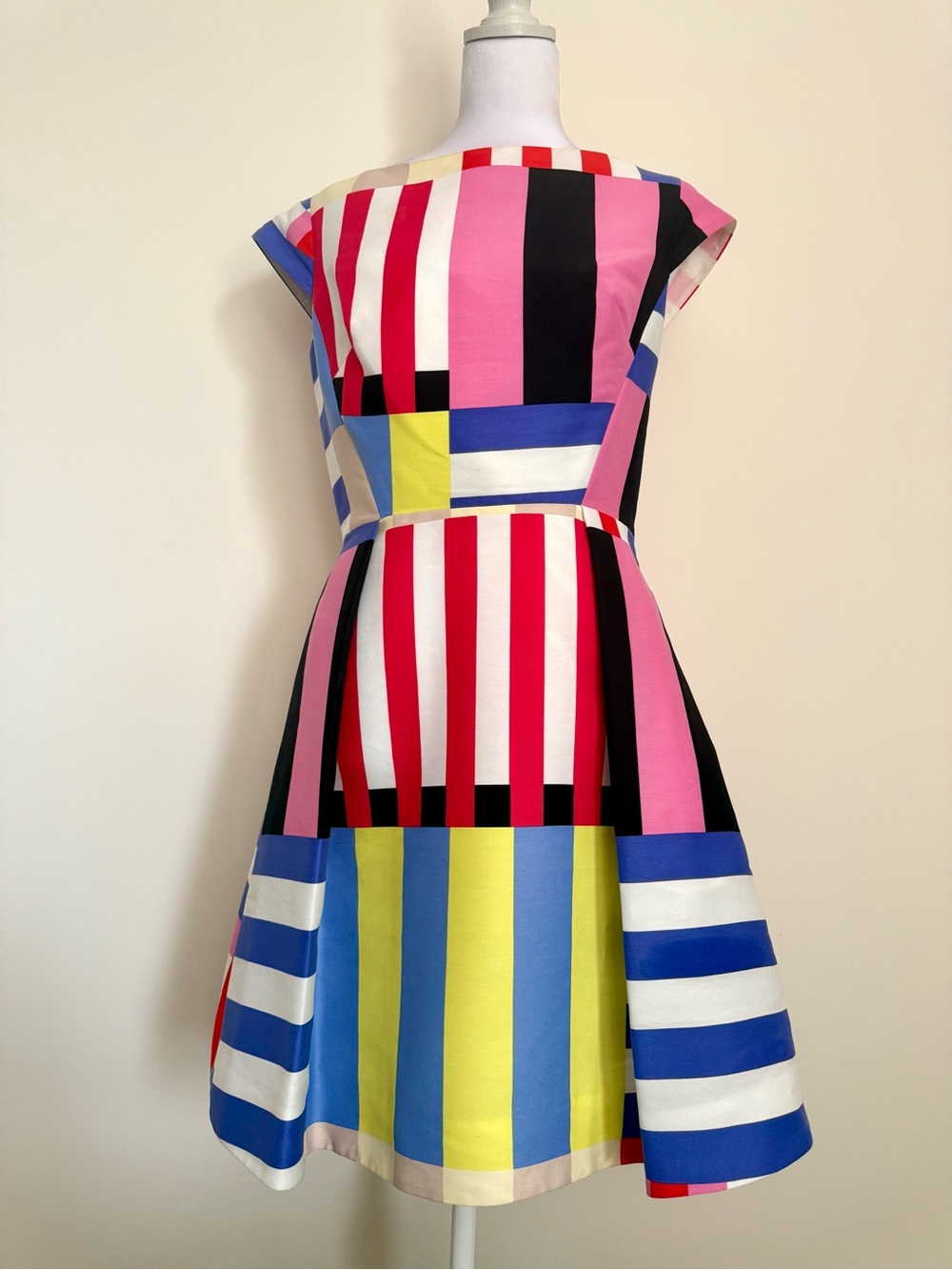Kate spade Colorblock Go fly a kite dress size 6